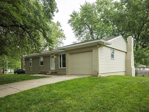 2nd image of 2105 Calumet Dr