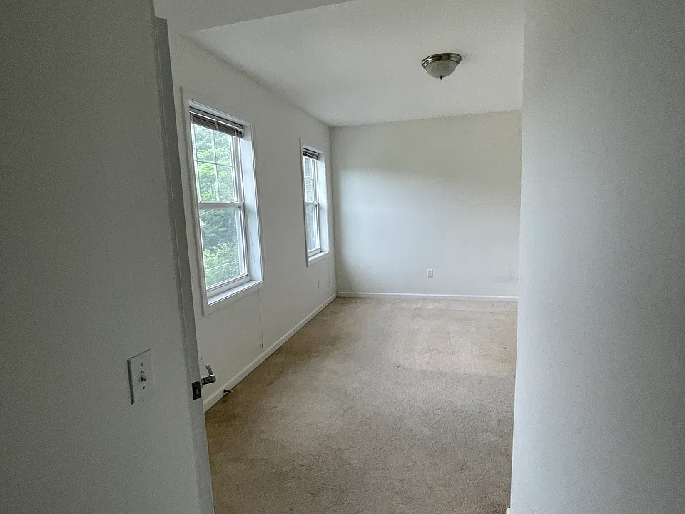 101 Eldredge St #310