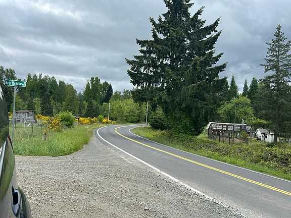 4th image of 210 Skyline Dr
