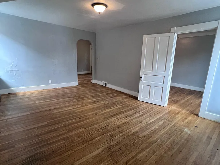 508 W High St — Photo 5