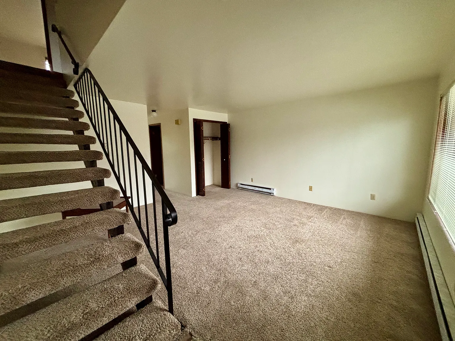 8721 Holly Dr — Photo 3