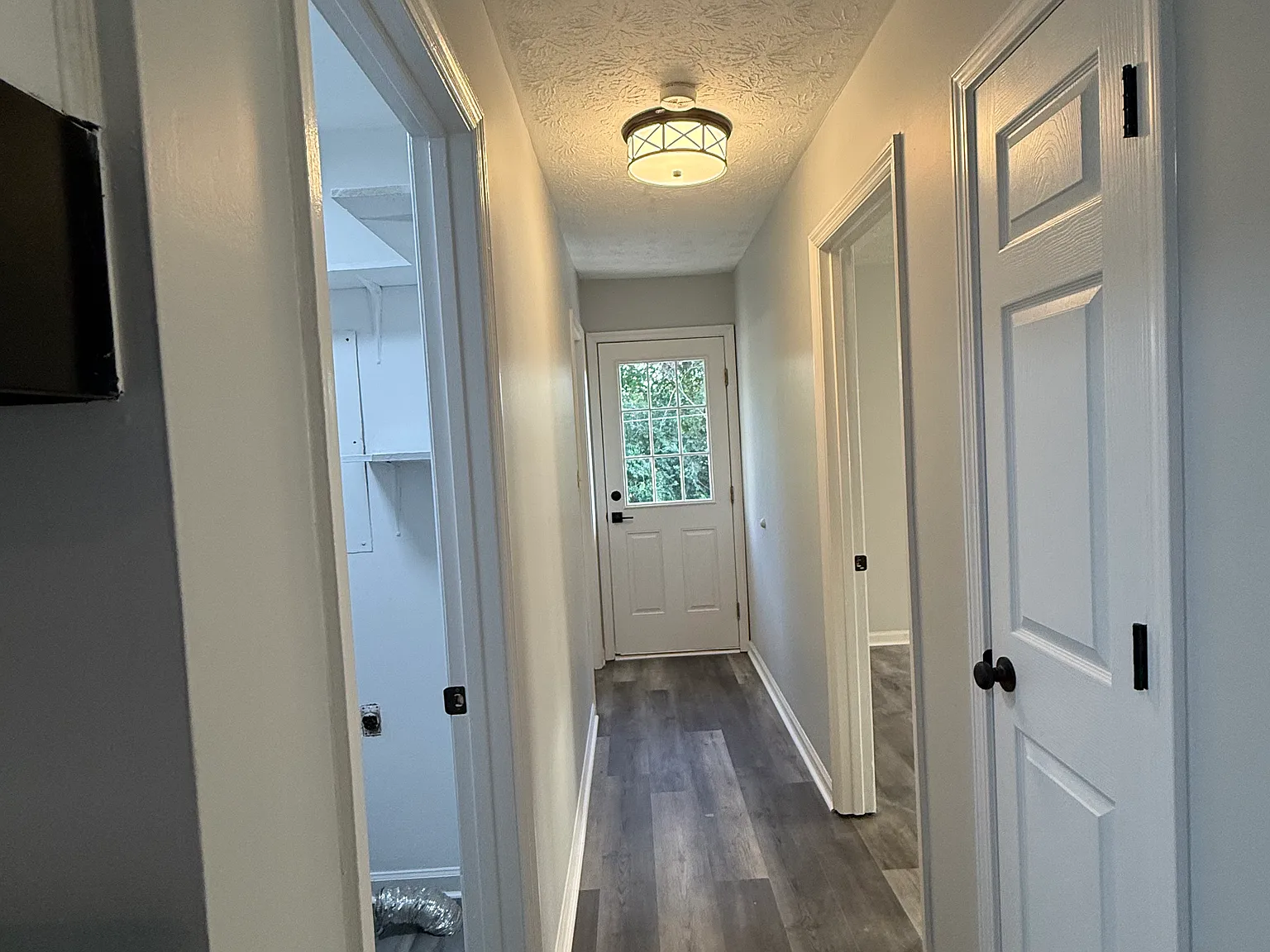 2 bed, 870 sqft, $1,300 — Photo 4