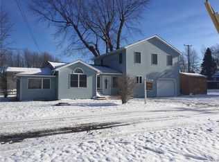 7762 E Lake Rd, Erie, PA 16511