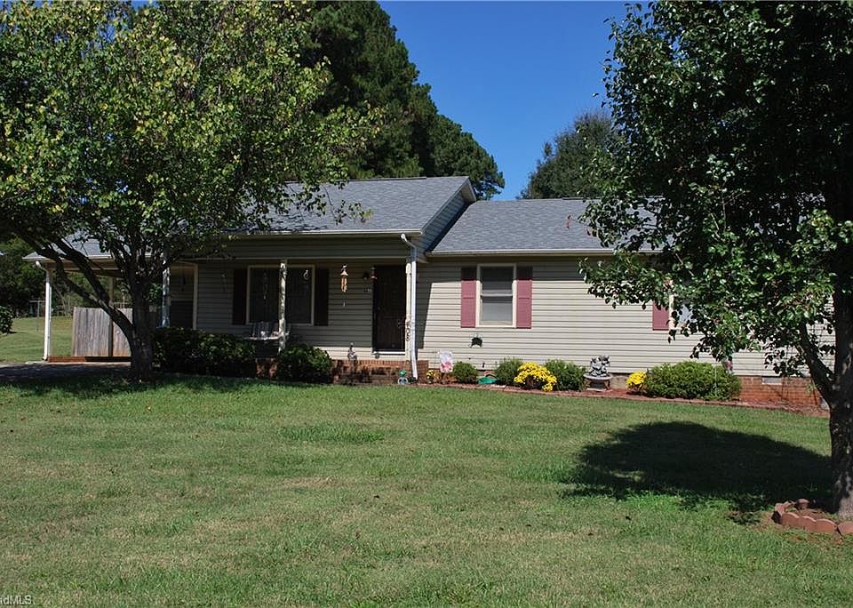 1st image of 408 E Lake Dr