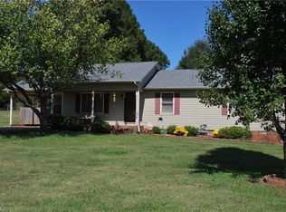 408 E Lake Dr, Mocksville, NC 27028
