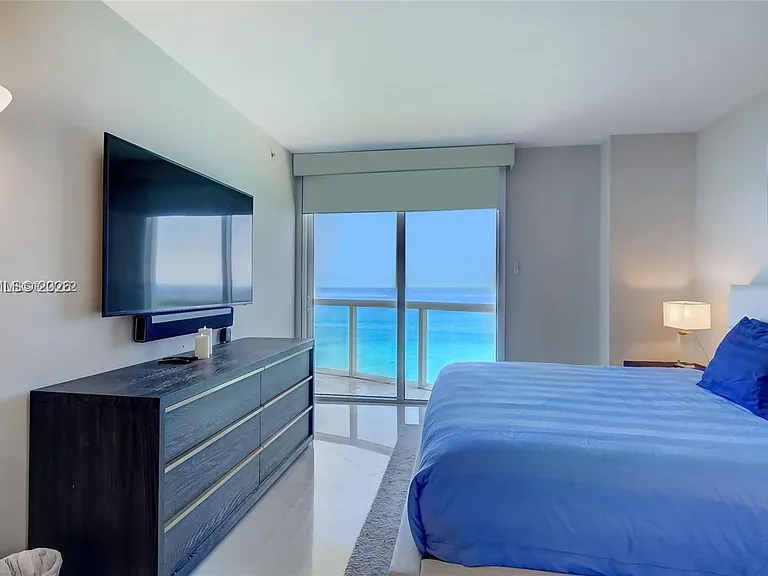 6365 Collins Ave #3802 — Photo 9