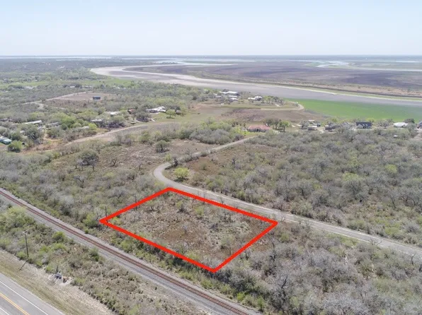 Sunset Ave, Mathis, TX 78368