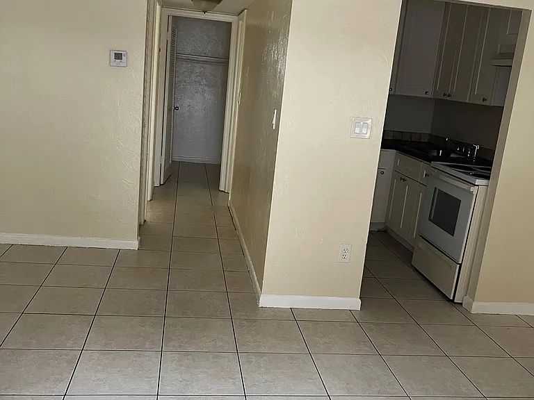 Fillmore Gardens Apartments 1 — Photo 8
