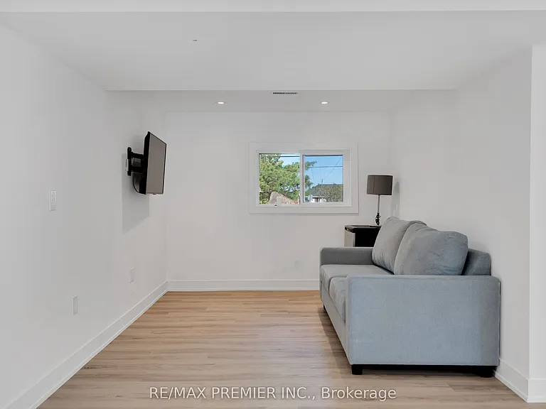 891 Tiny Beaches Rd S — Photo 25