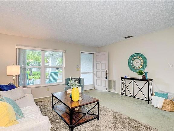 4th image of 2081 Malcolm Dr