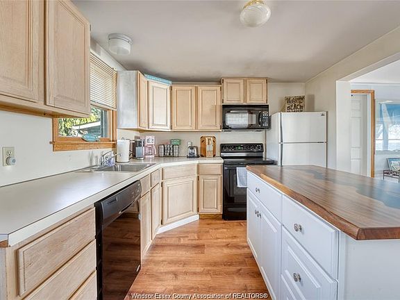 5th image of 1049 Heritage Rd