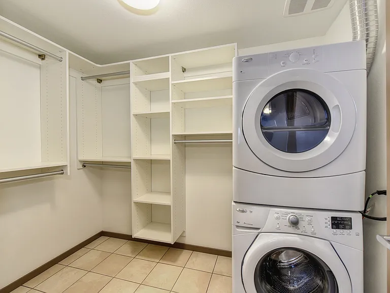 Full Size In Unit Washer Dryer