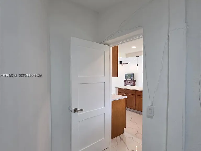 305 SE Airoso Blvd — Photo 19