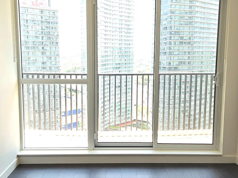 18 Esther Shiner Blvd #2211 — Photo 18