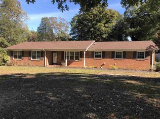 320 Blalock Rd, Boiling Springs, SC 29316