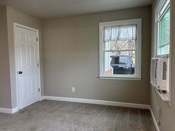 3rd image of 623 Glendale Pl