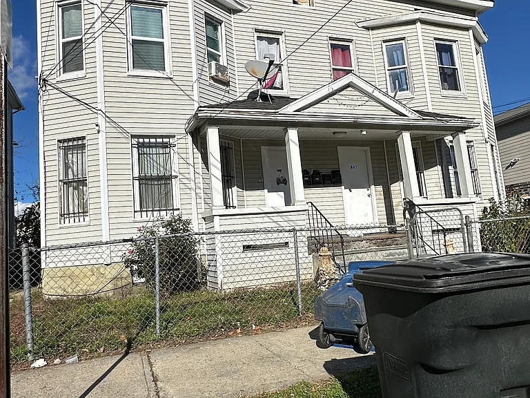 515 Jane St #1L — Photo 22