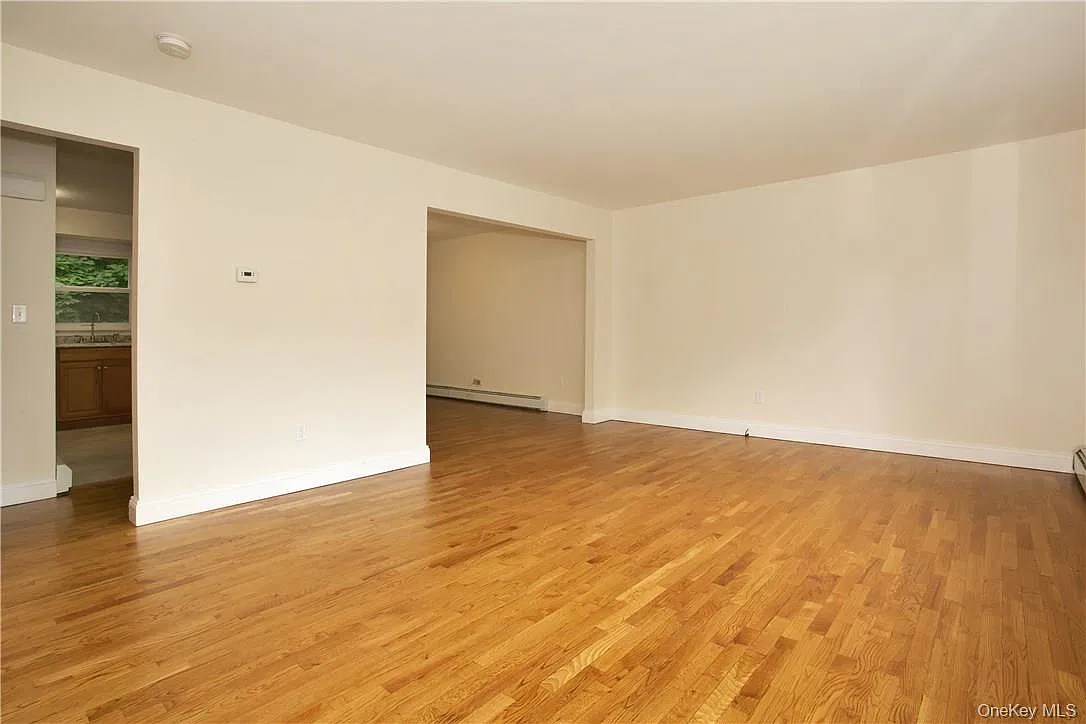 3 bed, 1.5 bath, 1250 sqft, $3,500 — Photo 3