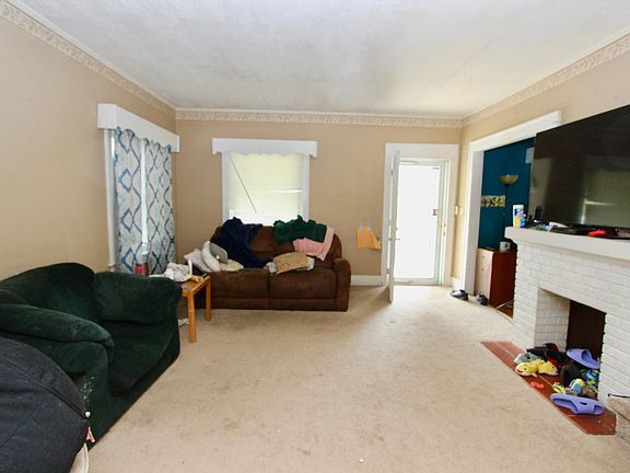 5th image of 679 Windsor St