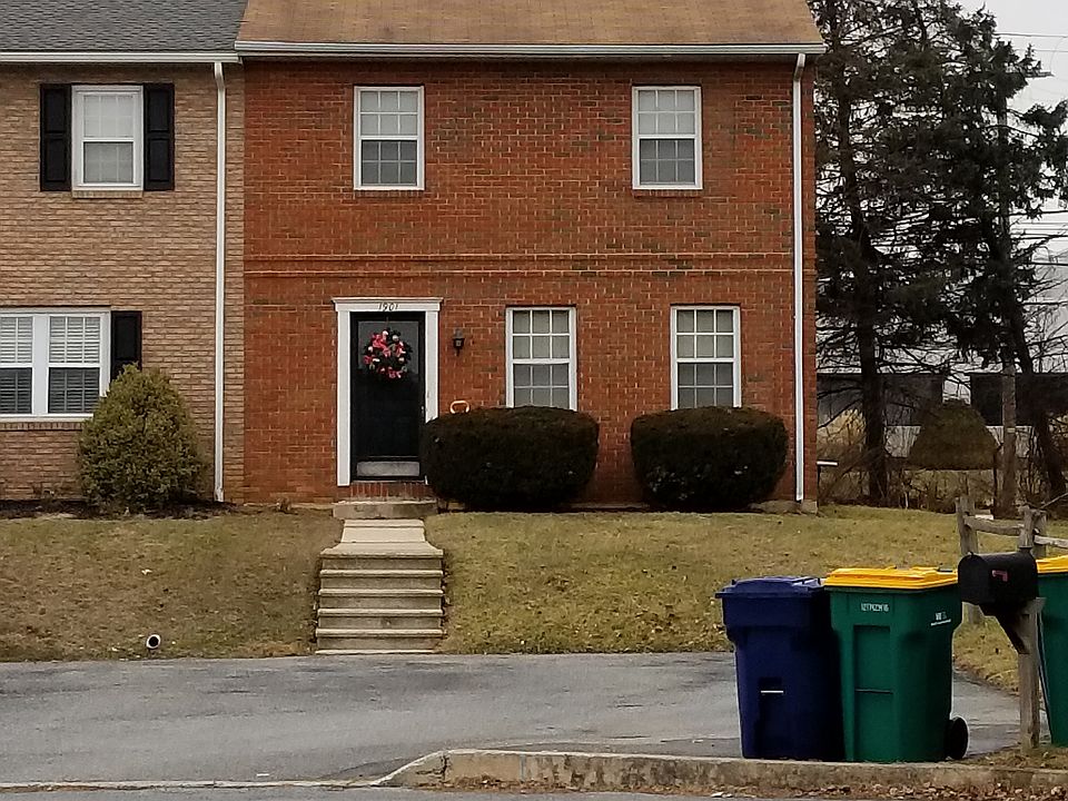 2nd image of 1901 Andre Ct