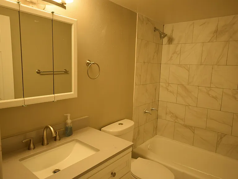 1205 Graham Ave — Photo 8