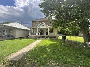 1035/1037 Poplar St, Nelsonville, OH 45764