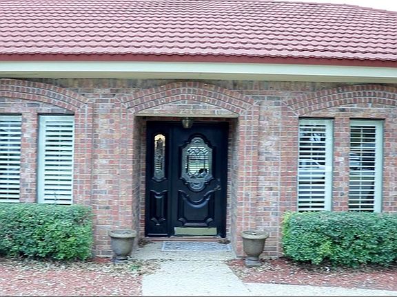2nd image of 5210 Beverly Dr