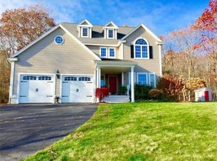 74 Acorn Dr, Uxbridge, MA 01569