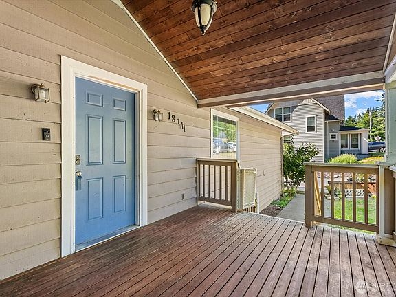 3rd image of 18711 82nd Avenue NE