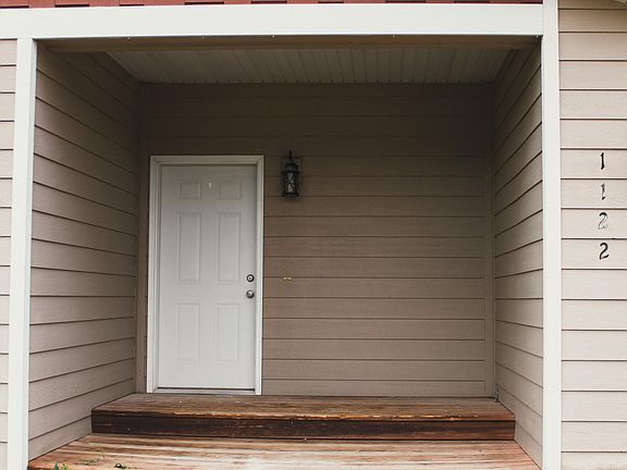 2nd image of 1122 9th St SW
