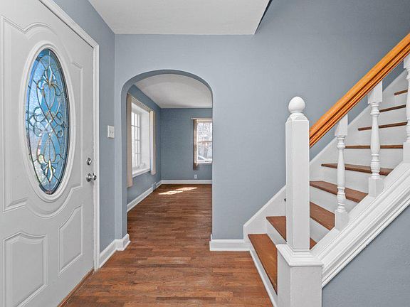 3rd image of 2201 Waverly Pl