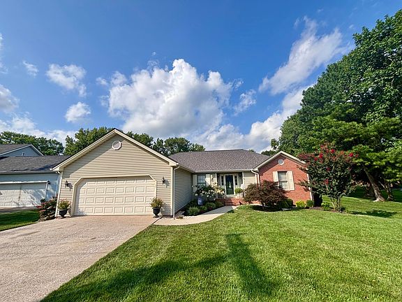 2nd image of 1400 N Shallow Lake Cir