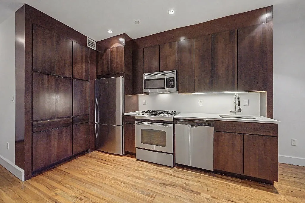 156 Prince Street — Photo 1