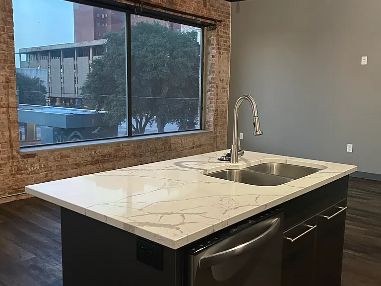 901 9th St #LOFT C — Photo 3