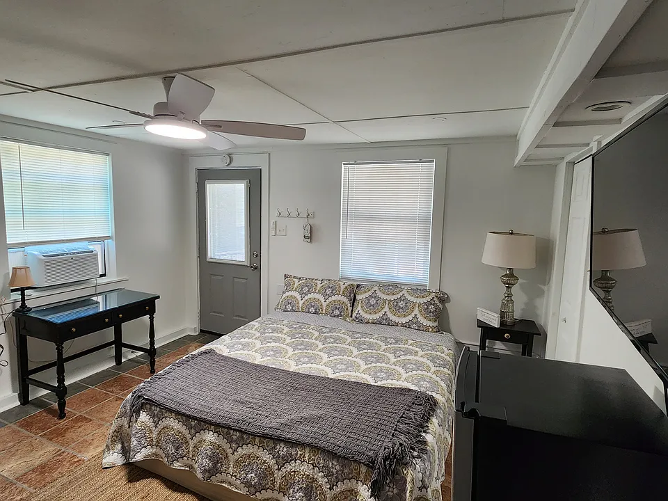 1308 E Washington Ave #1