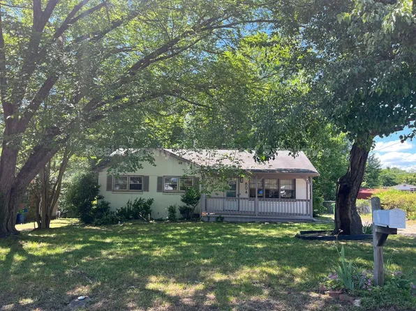 804 Greenwich St, Raleigh, NC 27610