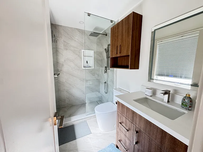 26 Cardrew St #COACH — Photo 14
