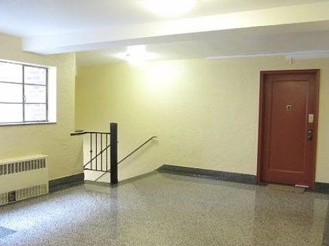 3rd image of 39-45 51st St #2B