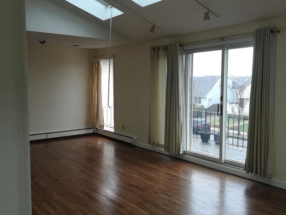2nd image of 563 W Market St