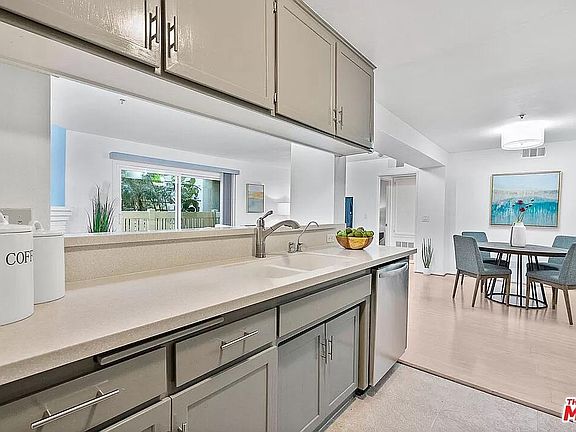 5th image of 1731 Barry Ave APT 109