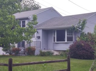 5 Hewlett Rd, Poughkeepsie, NY 12603