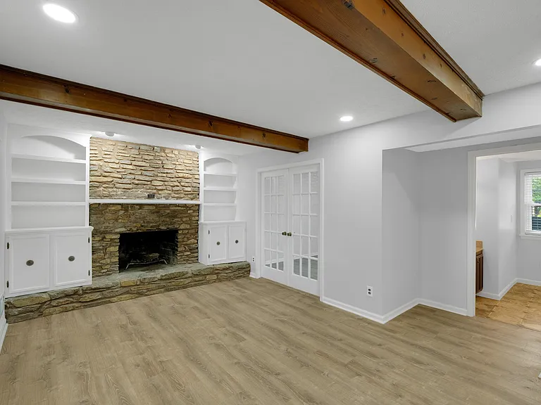8605 Amerivan Dr — Photo 21