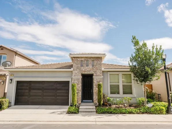 1407 E Via Azzurra Way, Fresno, CA 93730