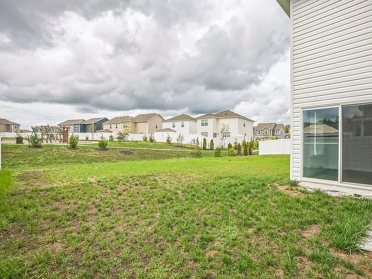 322 Forest Edge Ave — Photo 15