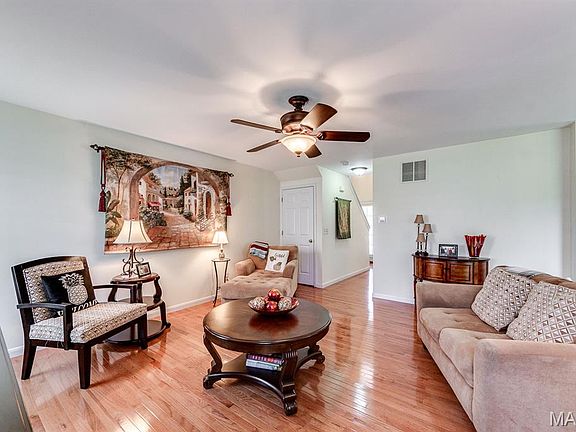 4th image of 3809 Southern Manor Dr