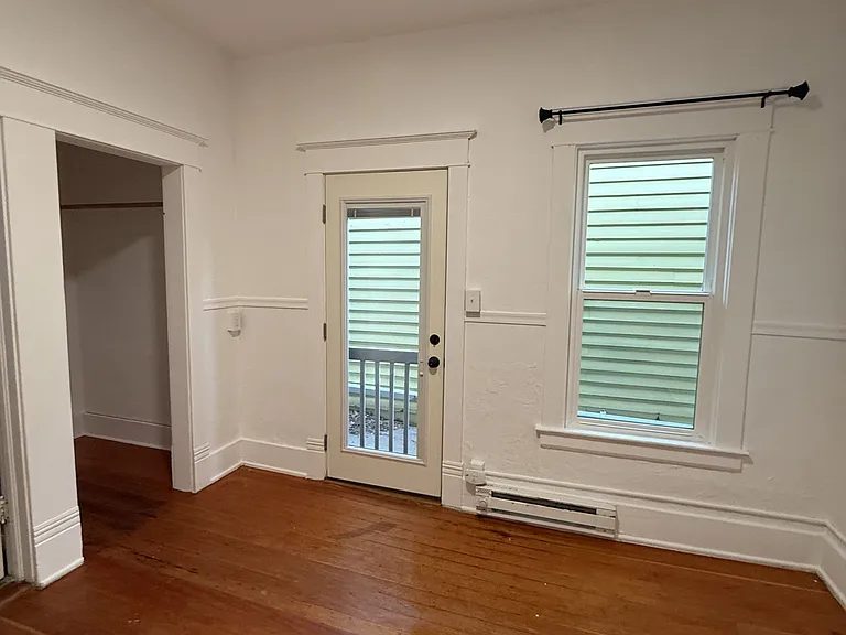 308 E Callender St — Photo 6