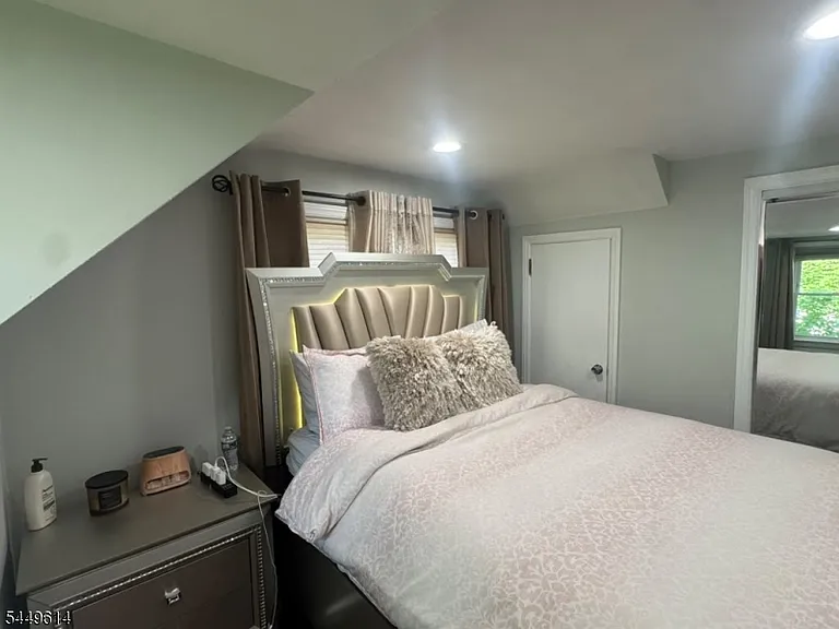 329 Ford Ave — Photo 21