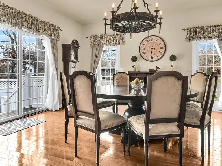 6 Beach Ave — Photo 6