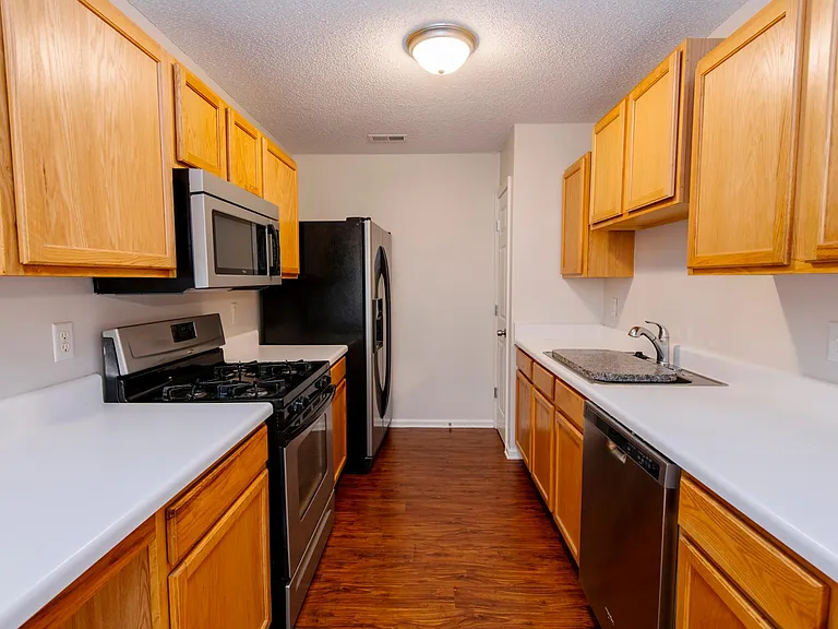 221 Adefield Ln — Photo 6