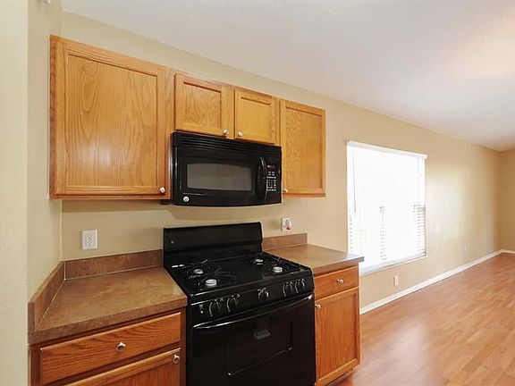 3rd image of 7608 Clovelly Park Pl